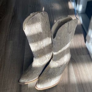Western Cowboy Boots!